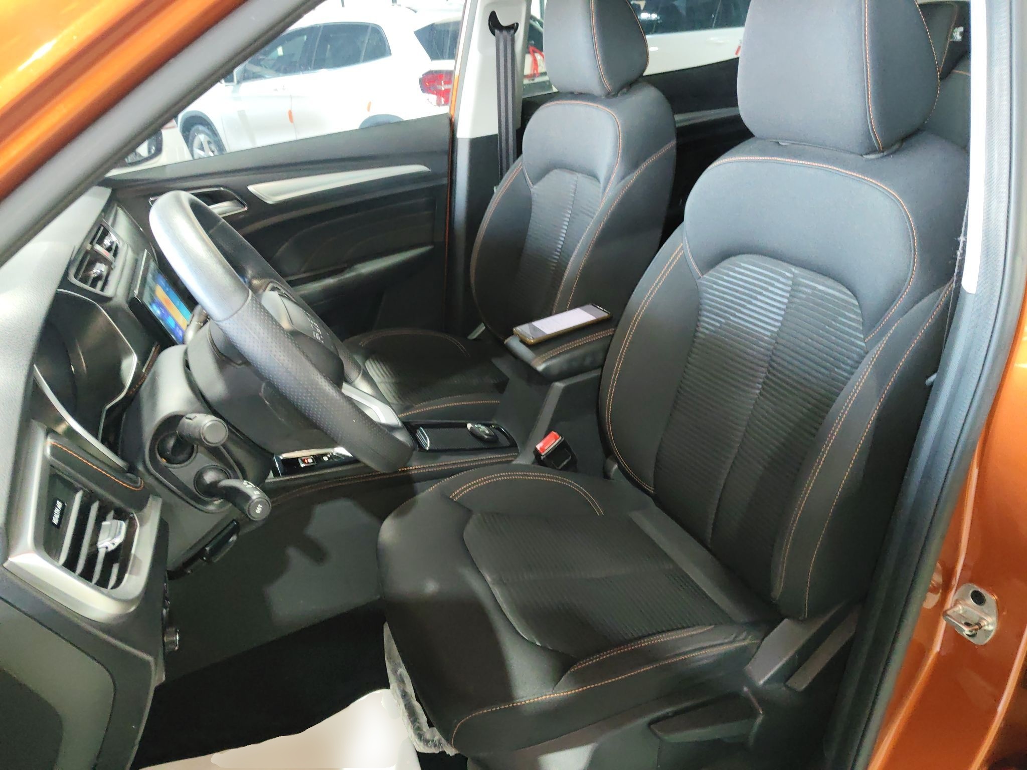 Переднее сиденье в автомобиле