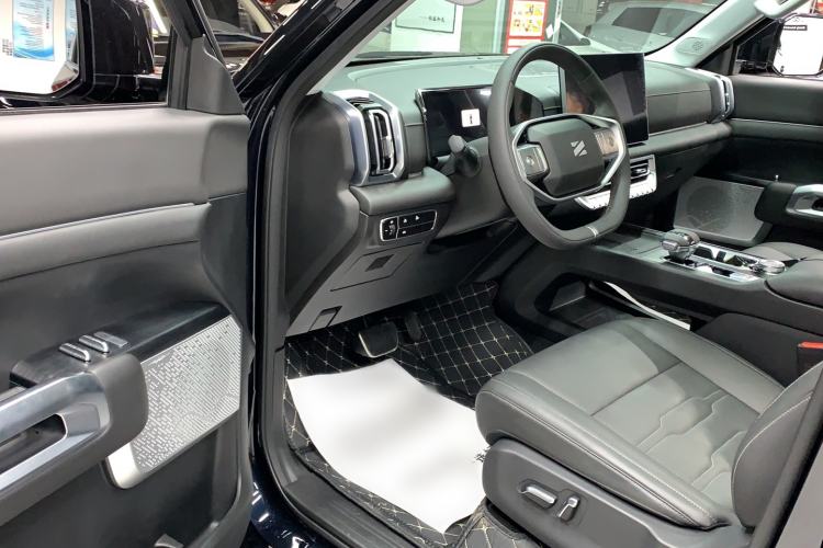 Used Dongfeng Zhengzhou Nissan Z9 2025 GT 2.3T Automatic Diesel 4x4 Smart Edition
