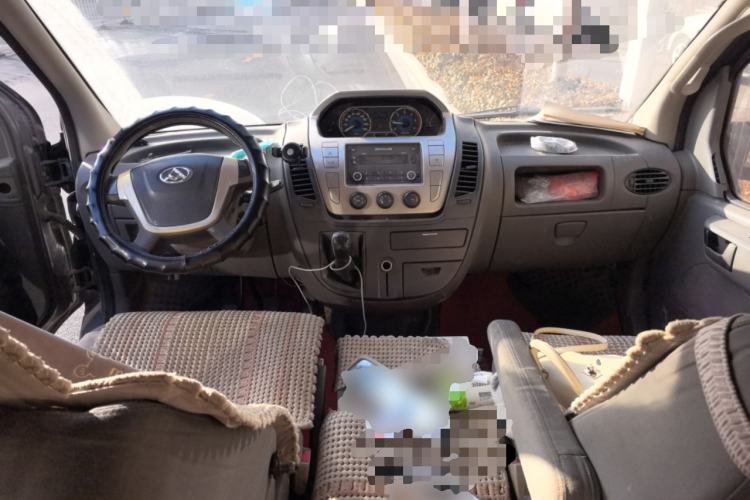 Used SAIC MAXUS Xintu V80 2015 2.5T AMT Aoyuntong Edition Short Wheelbase Mid-Height