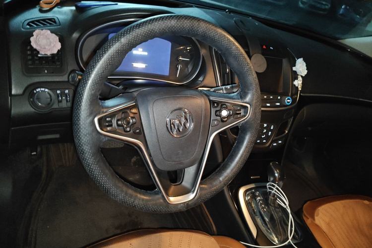 Used Buick Regal 2015 1.6T Elite Tech Model Center Console