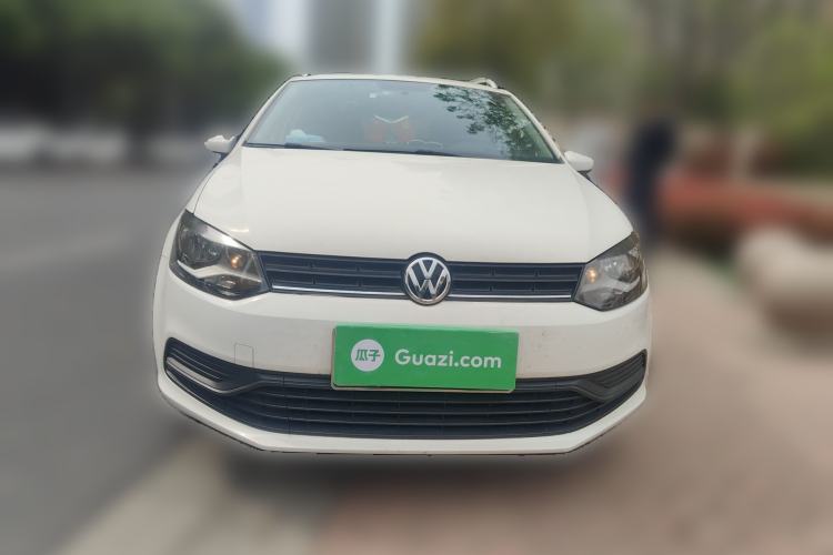 Used Volkswagen Polo 2016 1.4L Manual Fashion Model