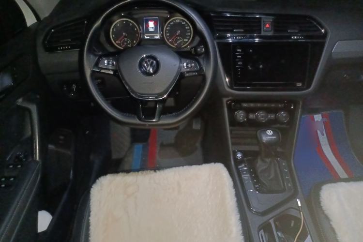 Used Volkswagen Tiguan L 2020 330TSI Automatic Two-Wheel Drive Smart Luxury Edition China VI Standard
