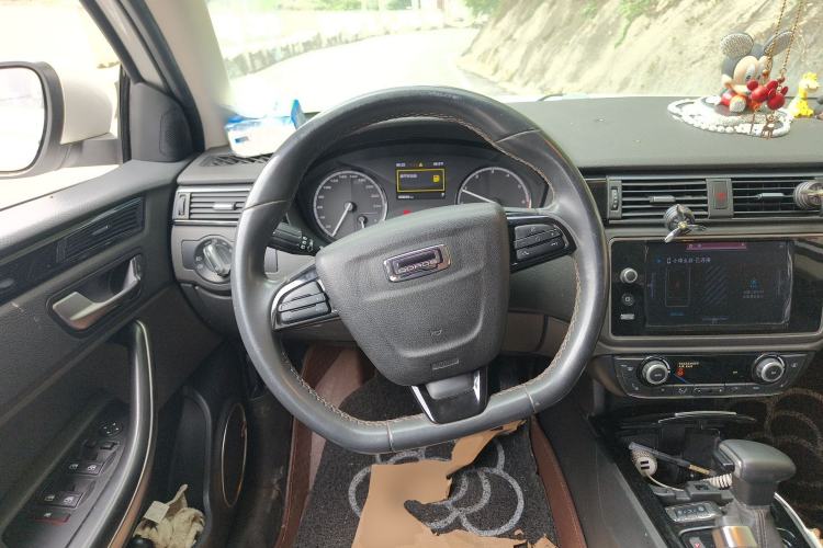 Used Qoros 3 2017 Sedan 1.6T Automatic ZhiZhen Enhanced Model
