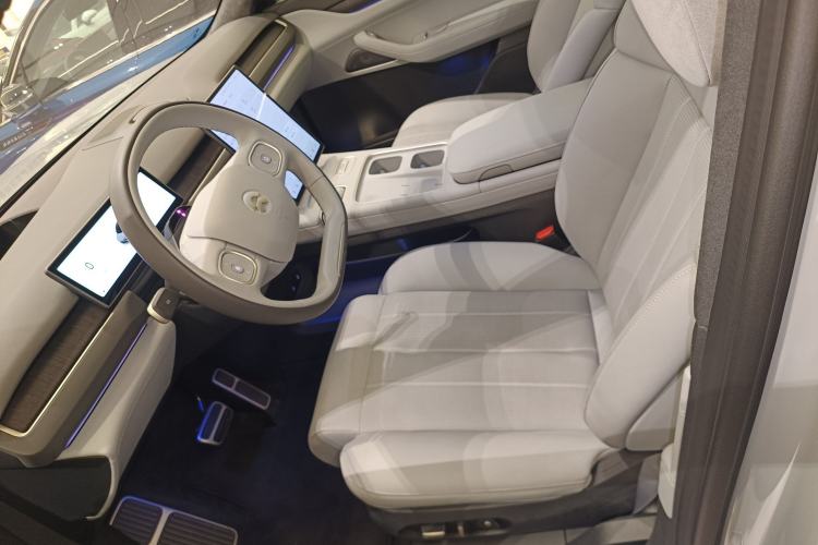 Used Nio ES8 2024 75 kWh Executive Edition