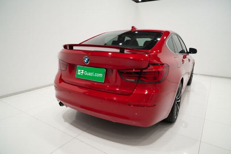 Used BMW 3 Series GT 2018 320i Sport Edition Exterior 4