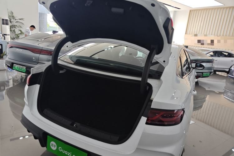 Used BYD Qin L 2025 DM-i Smart Drive 120KM Leading Model