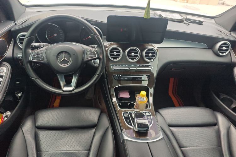 Used Mercedes-Benz GLC 2018 Facelift GLC 260 4MATIC Luxury Edition
