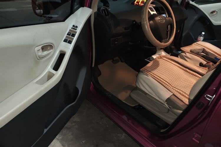 Used Toyota Yaris 2011 1.6E Automatic Charm Edition Driver Seat