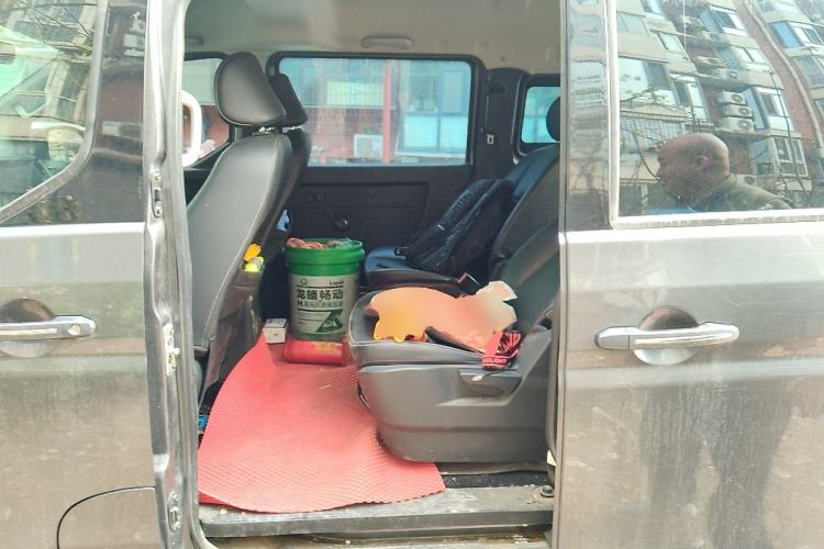 Used Jinbei Gold Hiace 2021 2.0L Passenger Van Travel Lion 7-Seater Left Rear Seat