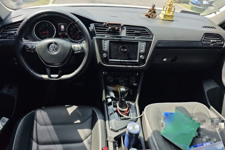 Used Volkswagen Tiguan L 2017 330TSI Automatic Two-Wheel Drive Flagship Edition Center Console