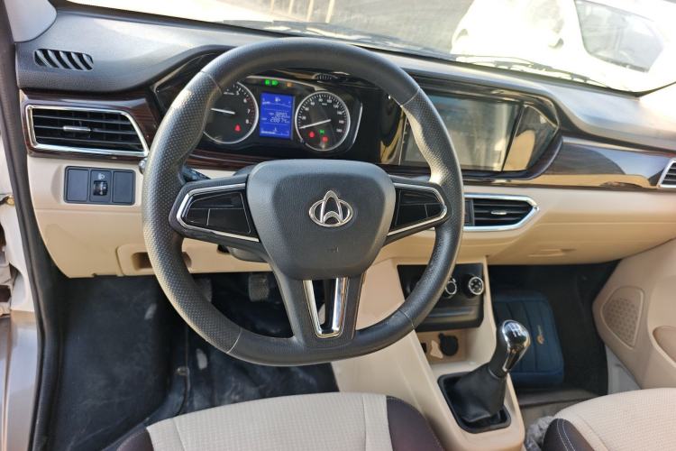 Used CHANGAN KUAYUE Xing V5 2021 1.6L Jinbao Edition Luxury Version DAM16KR