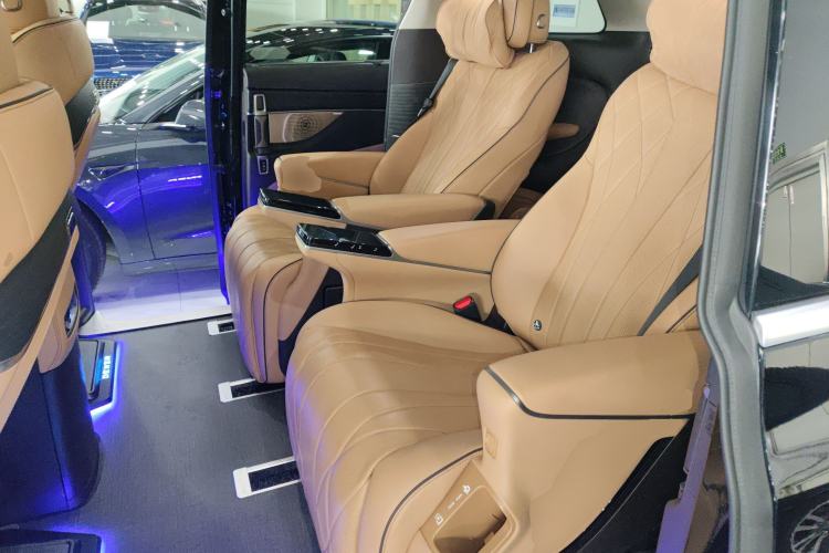 Used Denza D9 2024 DM-i 980 Four-Wheel Drive Prestige Model