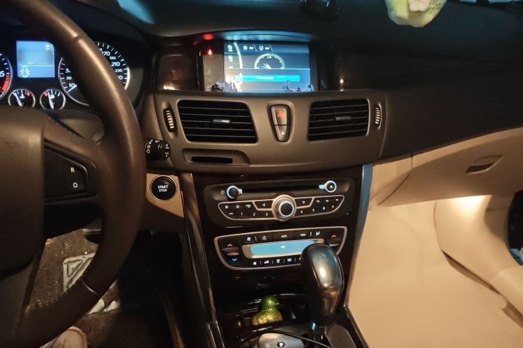 Used Renault Latitude 2011 2.5L Automatic Luxury Navigation Edition