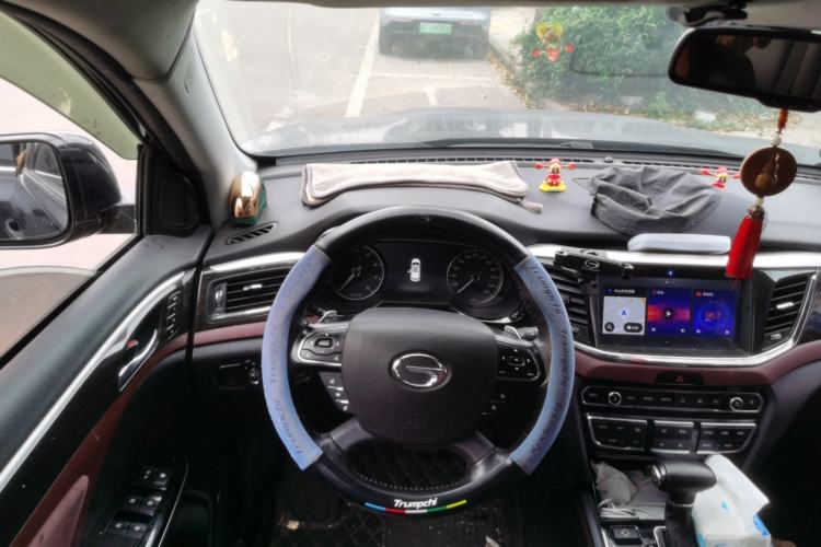 Used GAC Trumpchi GS8 2017 320T Two-Wheel Drive Luxury Smart Connectivity Version (7 Seats) Steering Wheel