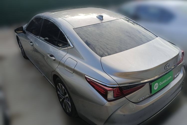 Used Lexus ES 2023 200 Excellence Edition
