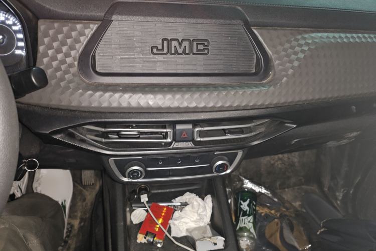 Used JMC Baodian 2023 2.5T Diesel 4x4 Comfort Edition Flat-Base Cargo Bed Long Wheelbase Model JX4D25A6L
