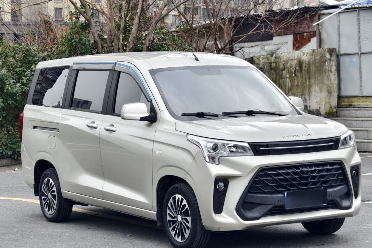 Used Dongfeng Fengon 380 2022 1.5L Comfort-Class Passenger Vehicle (Steel Spring) with 5 Seats