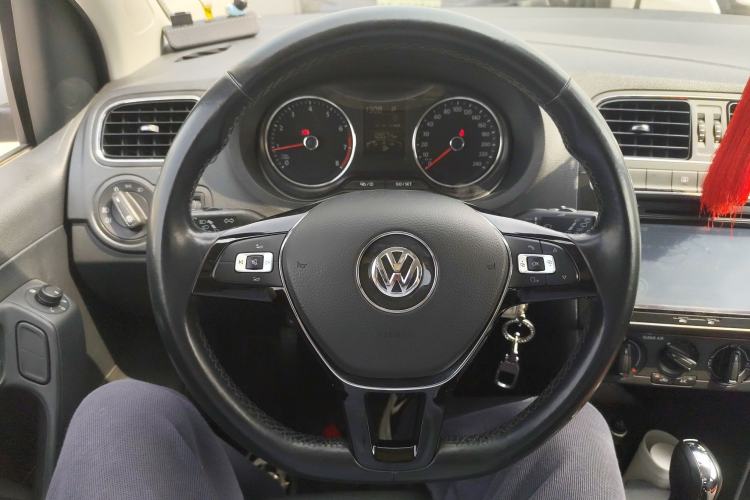 Used Volkswagen Polo 2016 1.6L Automatic Comfort Model