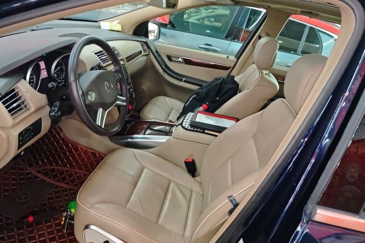 Used Mercedes-Benz R-Class 2011 R 350 L 4MATIC