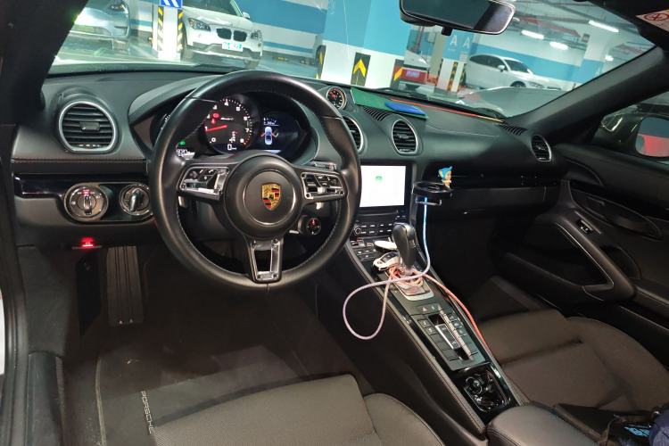 Used Porsche 718 2019 Boxster T 2.0T Center Console