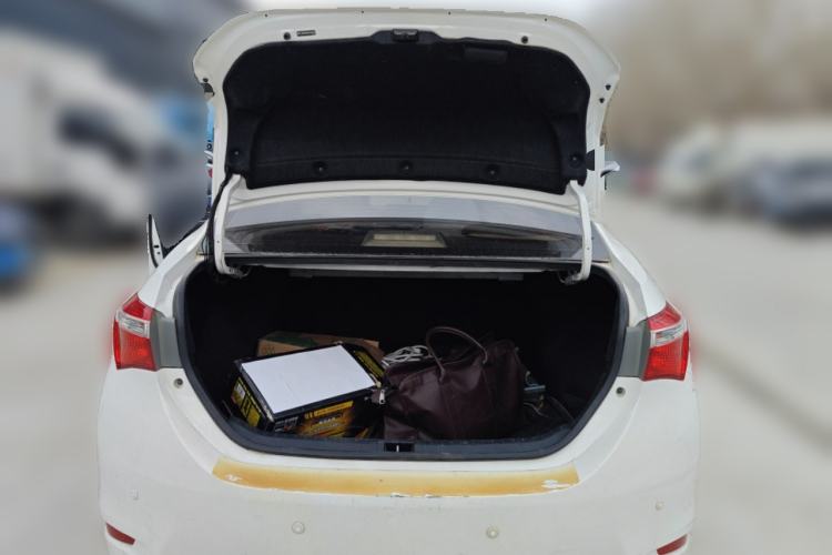 Used Toyota Corolla 2014 1.6L CVT GL Trunk