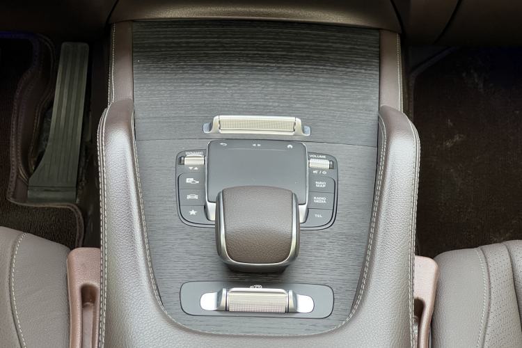 Used Mercedes-Benz GLE 2021 GLE 450 4MATIC Luxury Model Interior 6