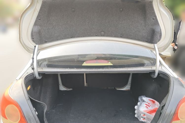 Used Volkswagen Lavida 2011 1.6L Automatic Premium Edition Trunk