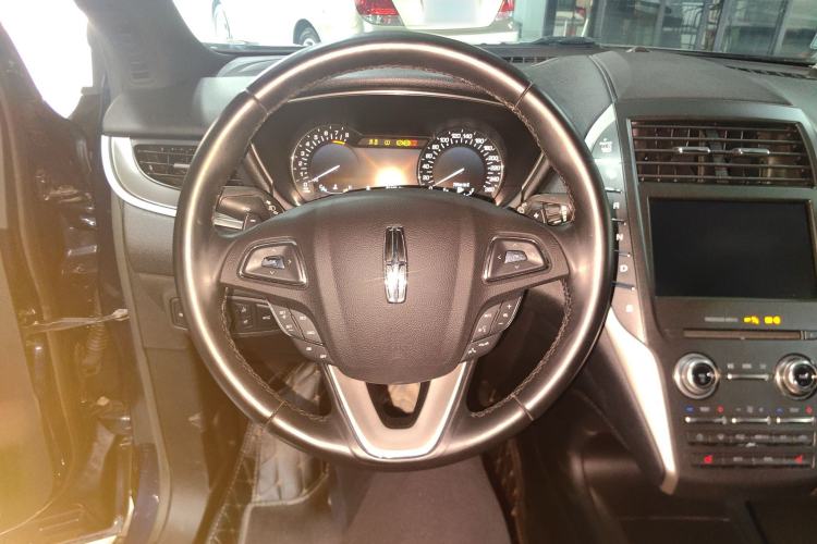 Used Lincoln MKC 2017 2.0T Two-Wheel Drive Deluxe Edition