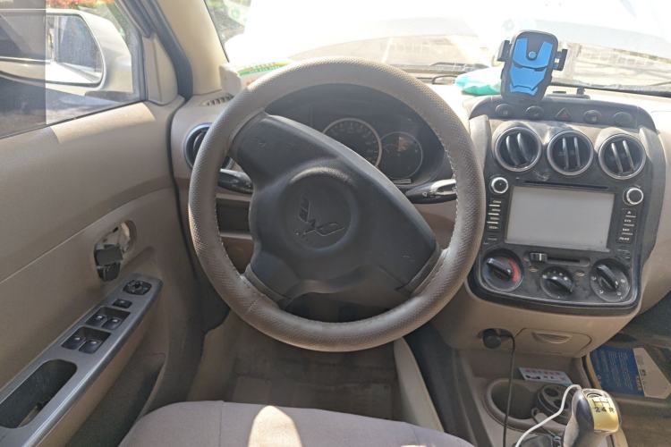 Used Wuling Hongguang 2014 1.2L Standard Model China IV
