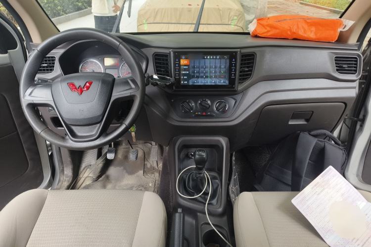 Used Wuling Hongguang V 2021 1.5L Jingqu Version LAR Center Console
