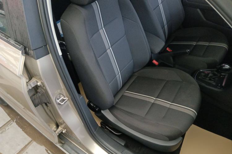 Used Volkswagen C-TREK 2018 1.5L Automatic Fashion Model