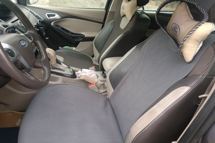 Used Ford Focus 2012 Sedan 1.6L Automatic Fashion Edition