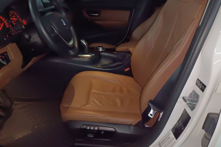 Used BMW 3 Series 2013 Facelift 320Li Fashion Design Package
