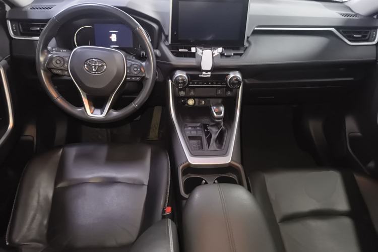 Used Toyota RAV4 2021 2.0L CVT Two-Wheel Drive Fashion PLUS Edition Center Console