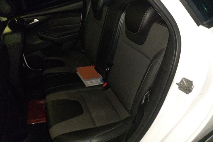 Used Ford Focus 2012 Sedan 1.6L Automatic Fashion Edition