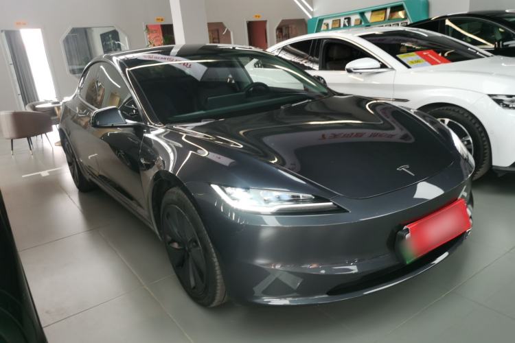 Used Tesla Model 3 2023 Long-Range All-Wheel-Drive Version