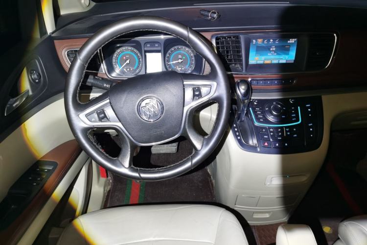 Used Buick GL8 2014 2.4L LT Luxury Business Executive Edition
