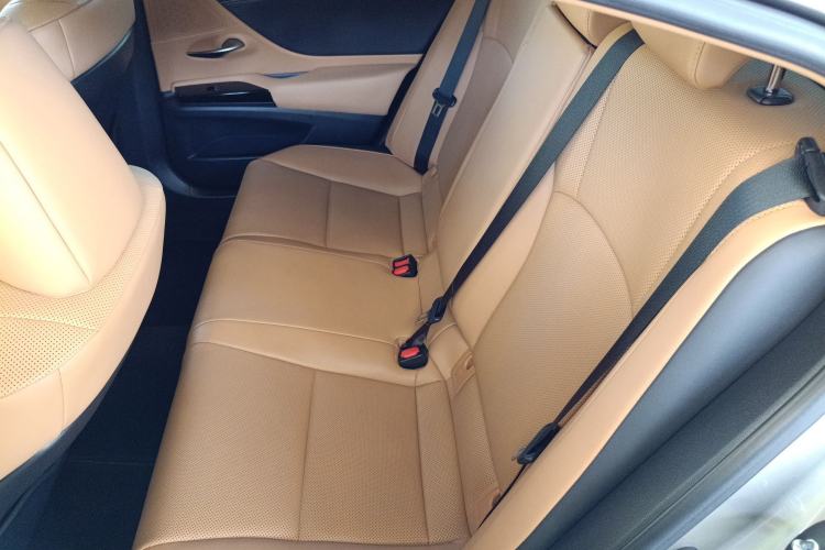 Used Lexus ES 2021 200 Excellence Edition
