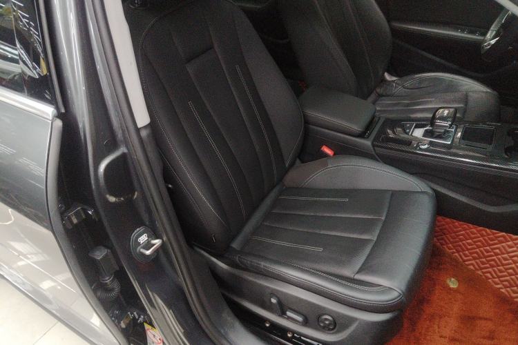 Used Audi A4L 2020 40 TFSI Fashionable and Elegant Model Right Front Seat