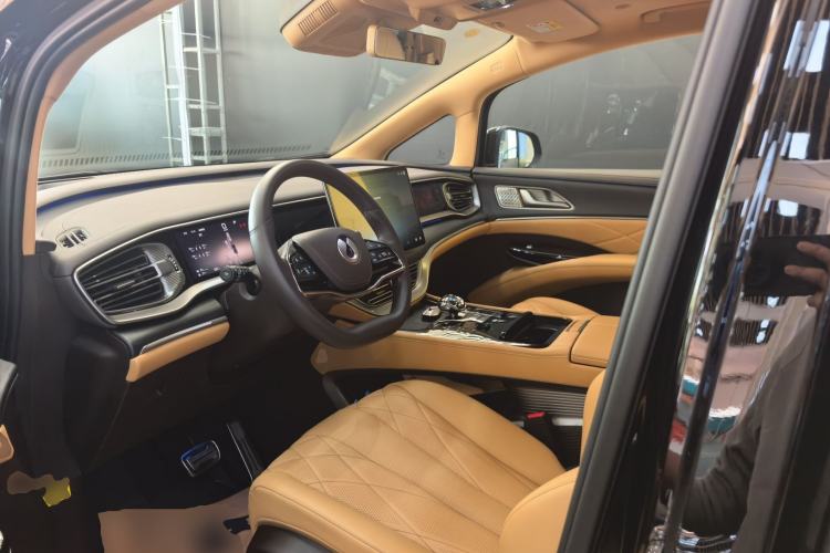 Used Denza D9 2025 DM-i Intelligent Drive 1020 Four-Wheel Drive Flagship Model