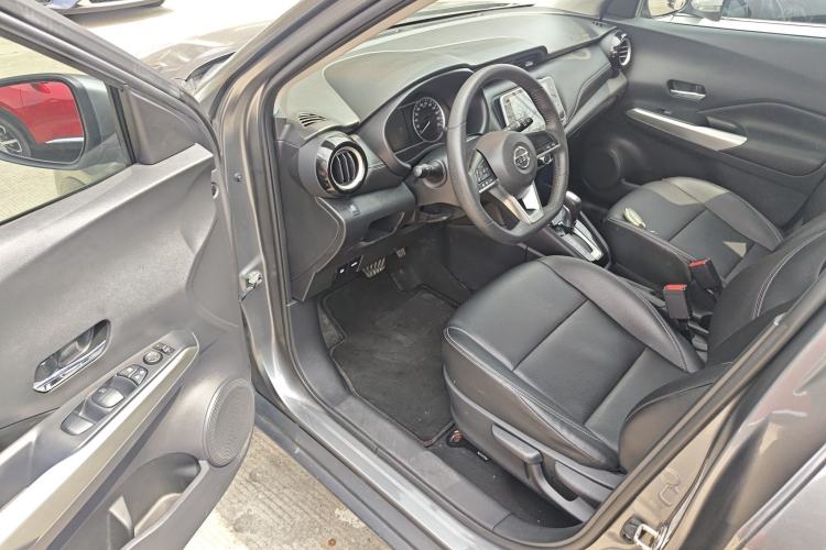 Used Nissan Kicks 2021 1.5L XV CVT Smart Connect Luxury Edition Driver Seat