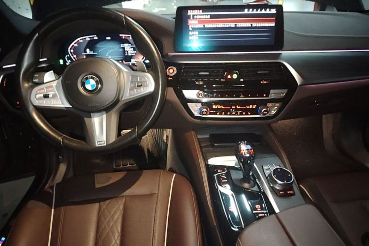 Used BMW 5 Series 2022 Second Facelift 530Li Leading Edition M Sport Package
