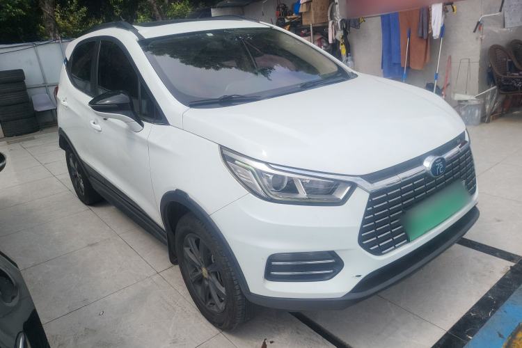 Used BYD Yuan New Energy 2018 EV360 Smart Connect Cool Edition Front Right 45 Deg