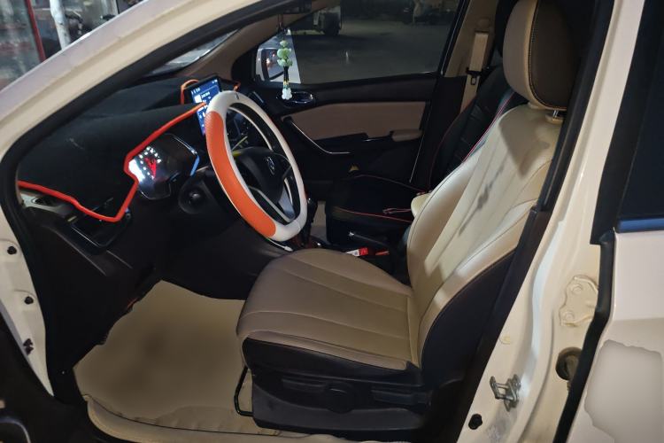 Used Baojun 310W 2017 1.5L Manual Fashion Model China V
