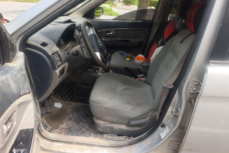 Used BAIC Weiwang M20 2014 1.5L Standard Version BJ415B Driver Seat