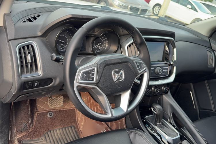 Used JMC Yusheng S350 2017 2.0T Automatic 2WD Diesel Luxury Edition 5 Seats Steering Wheel