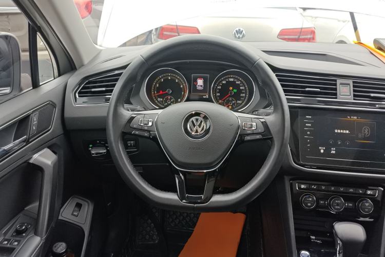 Used Volkswagen Tiguan L 2019 Revised 330TSI Automatic Two-Wheel Drive Smart & Luxury Edition China VI Standard
