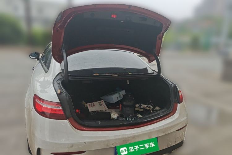 Used Mercedes-Benz E-Class 2018 E 200 4MATIC Coupe Trunk