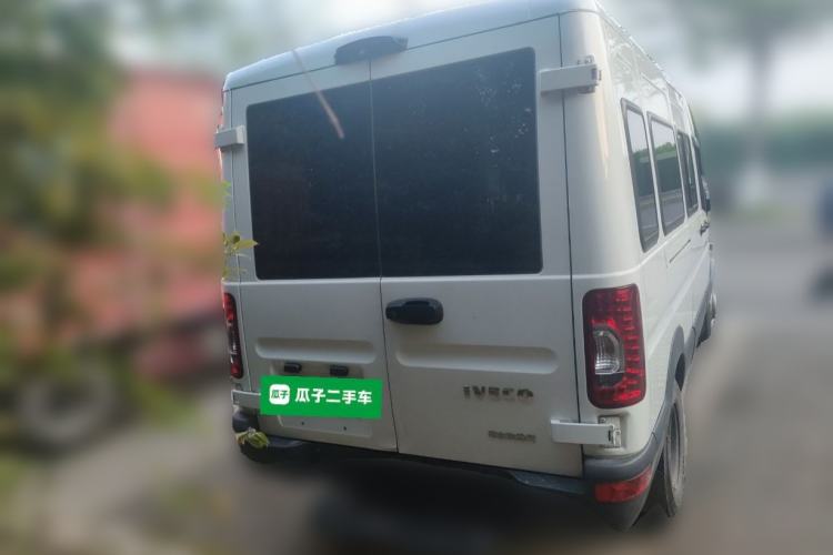 Used Iveco Power Daily 2017 2.5T Deluxe A37 Mid-Roof 6-7 Seater Bus 47Z5 Rear