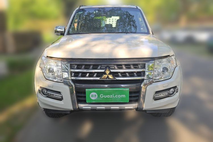 Used Mitsubishi Pajero 2015 3.0L Automatic Elite Plus Version China V Standard Exterior 1